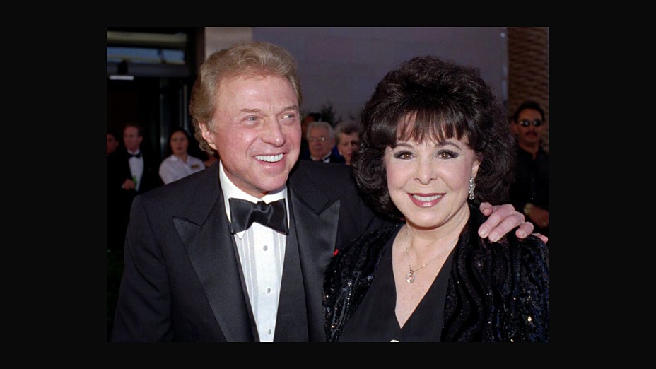 Steve Lawrence and Eydie Gormé photographed together at an evening event